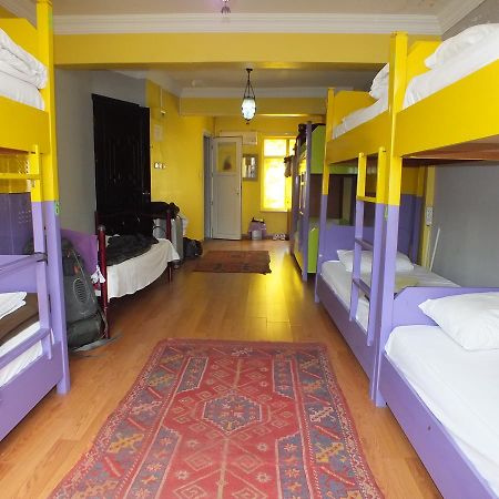 Istiklal Hostel New Истанбул Екстериор снимка